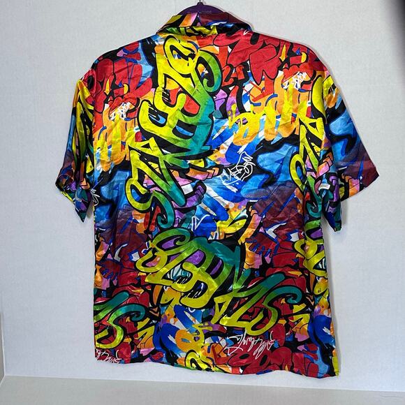 Julia by LoveJ graffiti silk textured button up short sleeve top size S - Picture 3 of 7